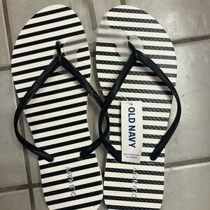 Old Navy Black and White Flip Flops